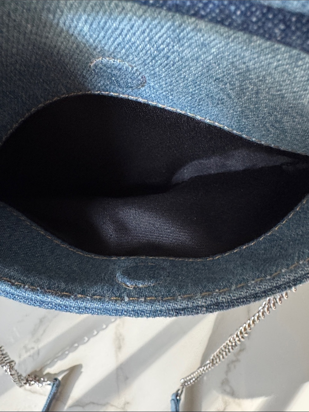 Marc Jacobs Two Tone Denim Turnlock Camera Bag - Picture 4 of 10
